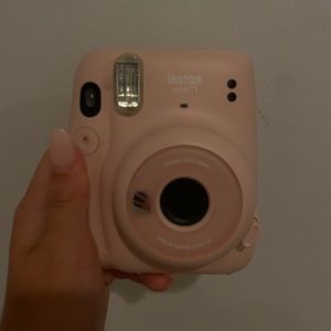 instax mini 11 camera w/30 pictures